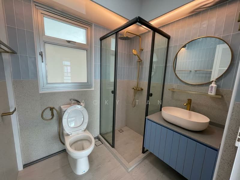 422A Northshore Drive HDB Flat For Sale at S$ 1,250,000 | PropertyGuru Singapore - Bathroom