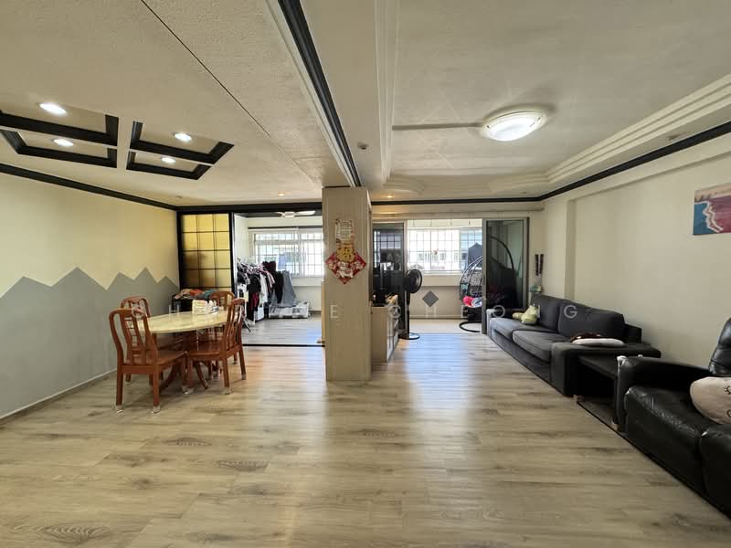 193 Pasir Ris Street 12 HDB Flat For Sale at S$ 750,000 | PropertyGuru Singapore - Living Room