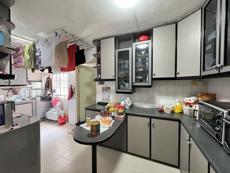 193 Pasir Ris Street 12 HDB Flat For Sale at S$ 750,000 | PropertyGuru Singapore - Kitchen