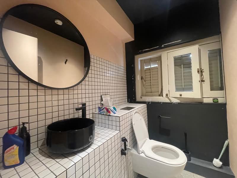 Cheap Bedroom @ Chinatown, , Room Rental, 120 sqft, Apartment For Rent, by Cindy Fu 付小姐, 500087203 - Bathroom - PropertyGuru.com.sg