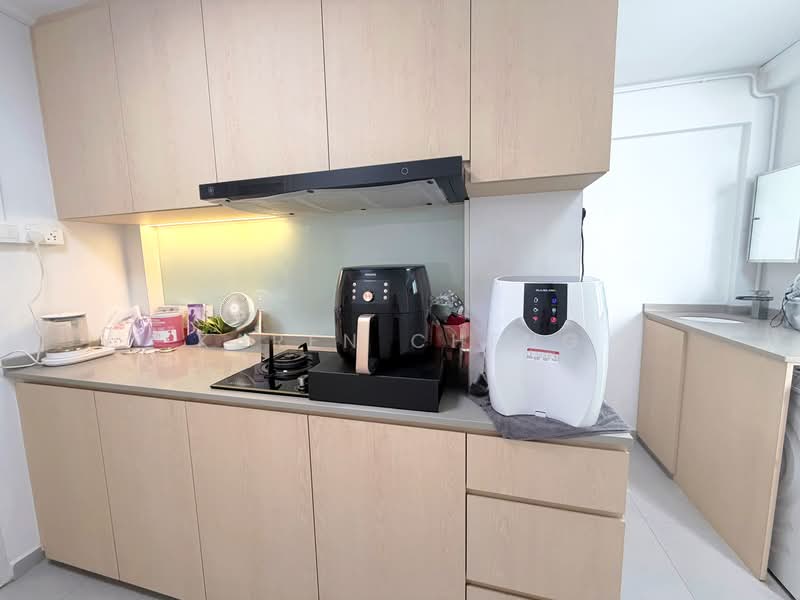 36 Beo Crescent HDB Flat For Sale at S$ 430,000 | PropertyGuru Singapore - Kitchen