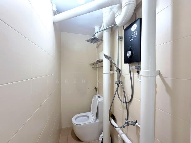 36 Beo Crescent HDB Flat For Sale at S$ 430,000 | PropertyGuru Singapore - Bathroom