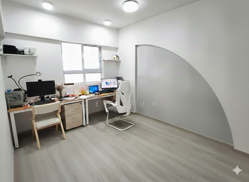 215 Serangoon Avenue 4 HDB Flat For Sale at S$ 490,000 | PropertyGuru Singapore - Study