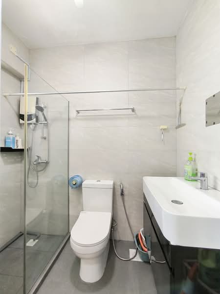 410B Fernvale Road HDB Flat For Sale at S$ 740,000 | PropertyGuru Singapore - Bathroom