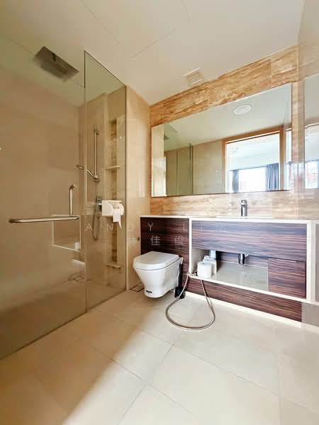 Commonwealth Towers Condominium For Sale at S$ 968,000 | PropertyGuru Singapore - Bathroom