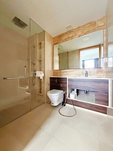 Commonwealth Towers Condominium For Sale at S$ 968,000 | PropertyGuru Singapore - Bathroom