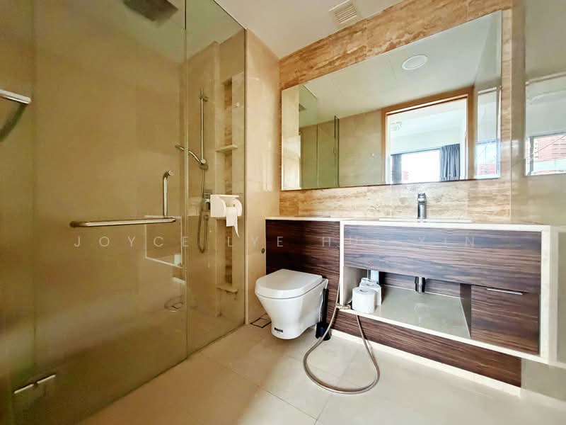 Commonwealth Towers Condominium For Sale at S$ 968,000 | PropertyGuru Singapore - Bathroom