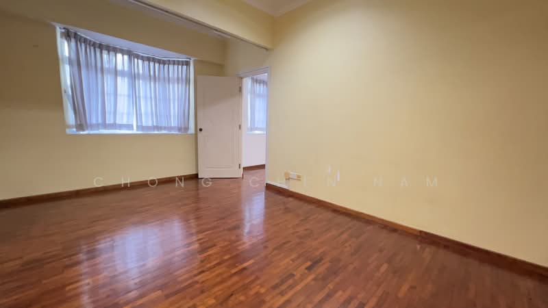 SIGLAP CORNER TERRACE, SUITS REBUILD OR A & A. NEAR SIGLAP CENTRE Corner Terrace For Sale at S$ 5,500,000 | PropertyGuru Singapore - Interior