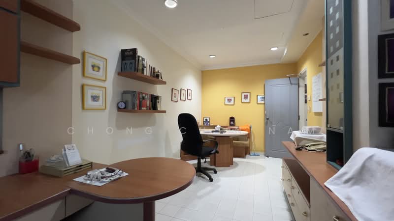 SIGLAP CORNER TERRACE, SUITS REBUILD OR A & A. NEAR SIGLAP CENTRE Corner Terrace For Sale at S$ 5,500,000 | PropertyGuru Singapore - Study