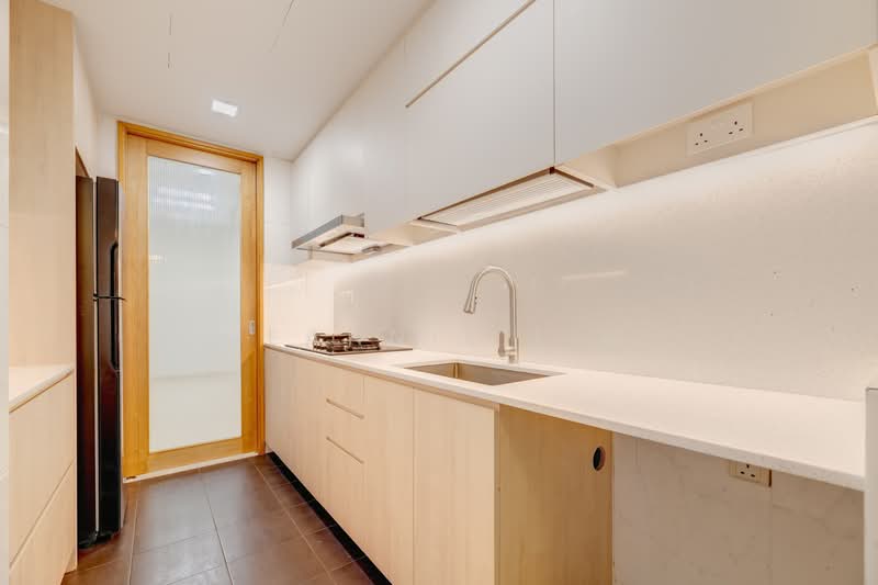 The Luxurie Condominium For Sale at S$ 2,420,000 | PropertyGuru Singapore - Kitchen