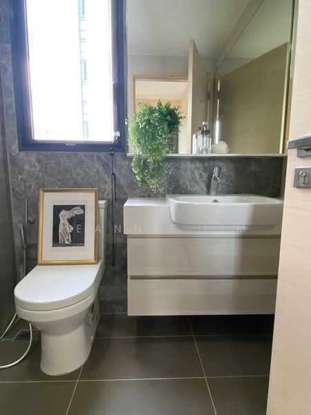 The Luxurie, 31 Compassvale Road, 3 Bedrooms, 1,001 sqft, Condominium For Sale, by Jeannie Lim, 500087248 - Bathroom - PropertyGuru.com.sg