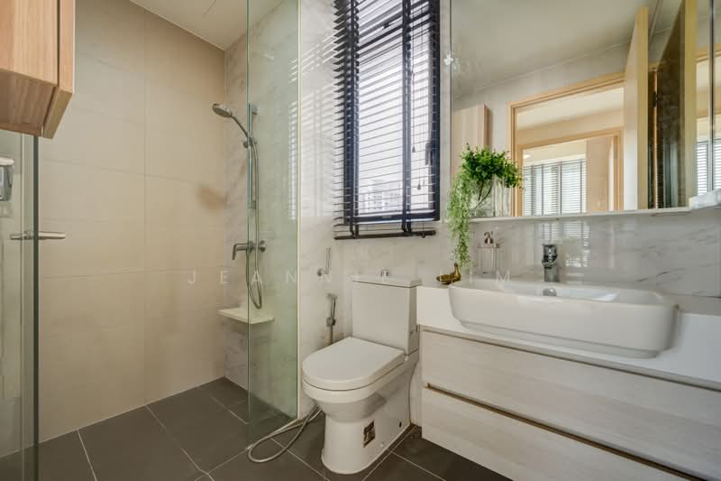 The Luxurie, 31 Compassvale Road, 3 Bedrooms, 1,001 sqft, Condominium For Sale, by Jeannie Lim, 500087248 - Bathroom - PropertyGuru.com.sg