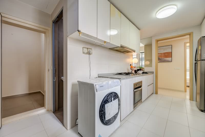 The Luxurie, 31 Compassvale Road, 3 Bedrooms, 1,001 sqft, Condominium For Sale, by Jeannie Lim, 500087248 - Kitchen - PropertyGuru.com.sg
