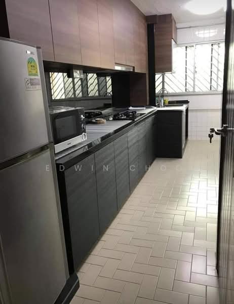 110 Yishun Ring Road HDB Flat For Sale at S$ 440,000 | PropertyGuru Singapore - Kitchen
