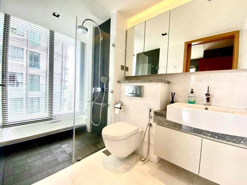 The Oceanfront @ Sentosa Cove Condominium For Sale at S$ 2,450,000 | PropertyGuru Singapore - Common Bathroom
