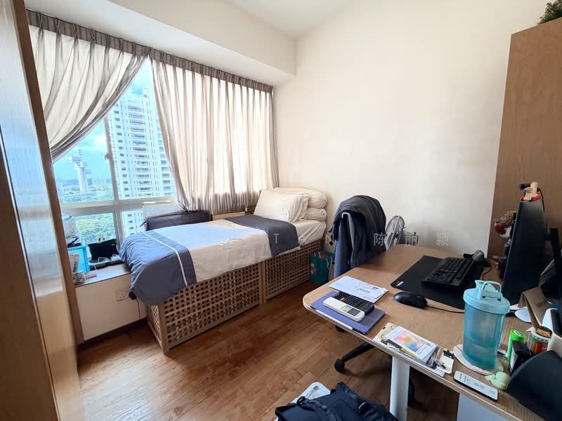 Montview Condominium For Sale at S$ 2,600,000 | PropertyGuru Singapore - Bedroom
