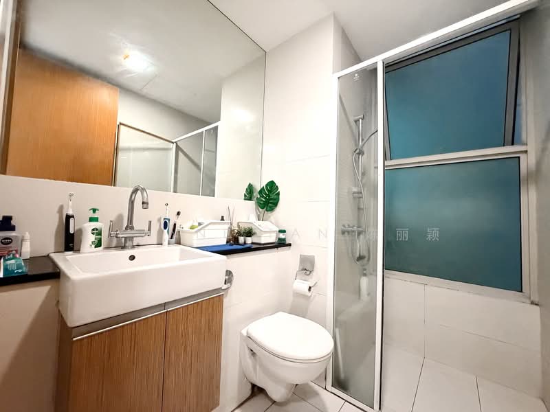 Montview Condominium For Sale at S$ 2,600,000 | PropertyGuru Singapore - Bathroom