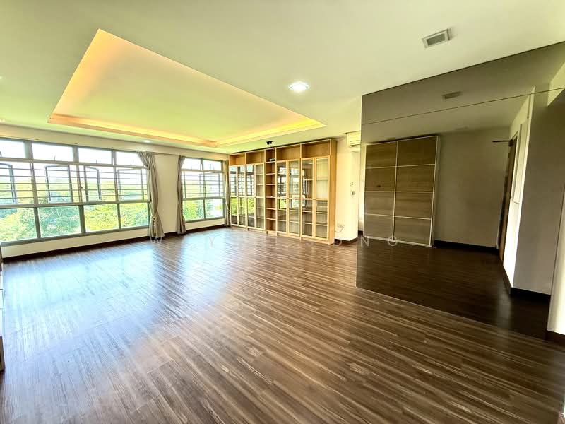 477A Upper Serangoon View HDB Flat For Sale at S$ 879,999 | PropertyGuru Singapore - Living Room