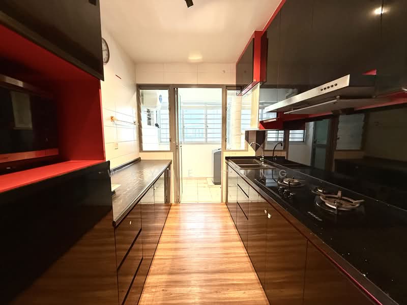 477A Upper Serangoon View HDB Flat For Sale at S$ 879,999 | PropertyGuru Singapore - Kitchen