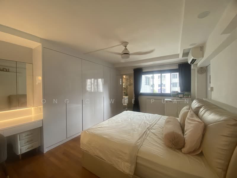 124 Bishan Street 12 HDB Flat For Sale at S$ 1,200,000 | PropertyGuru Singapore - Bedroom