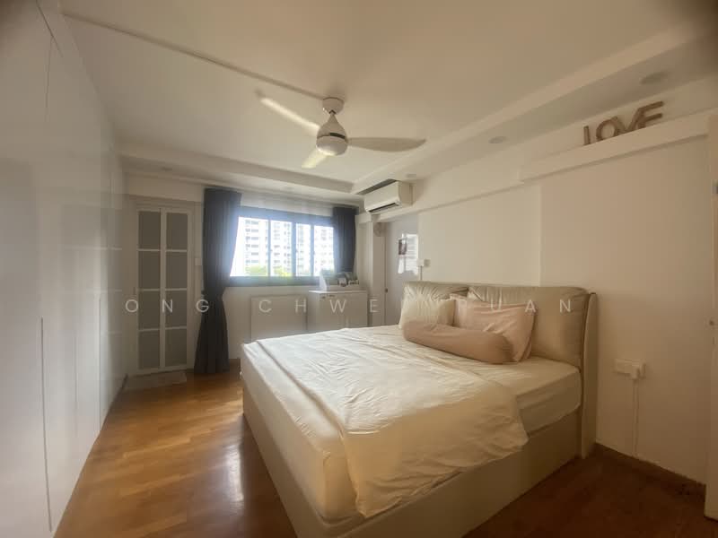 124 Bishan Street 12 HDB Flat For Sale at S$ 1,200,000 | PropertyGuru Singapore - Bedroom