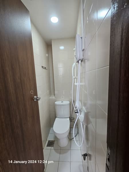 Summerdale, 6 Boon Lay Drive, Room Rental, 100 sqft, Condominium For Rent, by Catherine Koh, 500087273 - Common Bathroom 2 - PropertyGuru.com.sg