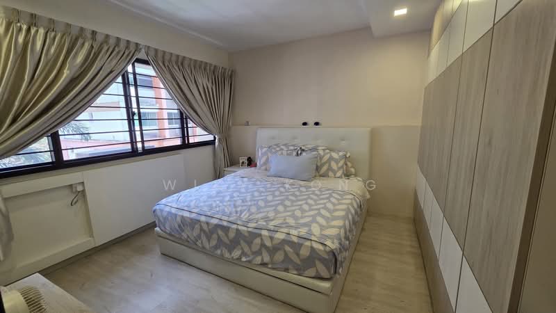 765 Jurong West Street 74 HDB Flat For Sale at S$ 695,000 | PropertyGuru Singapore - Bedroom