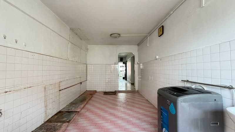 230 Ang Mo Kio Avenue 3 HDB Flat For Sale at S$ 490,000 | PropertyGuru Singapore - Interior