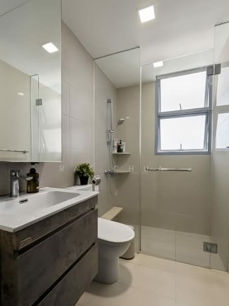 Prive Condominium For Sale at S$ 1,838,008 | PropertyGuru Singapore - Bathroom