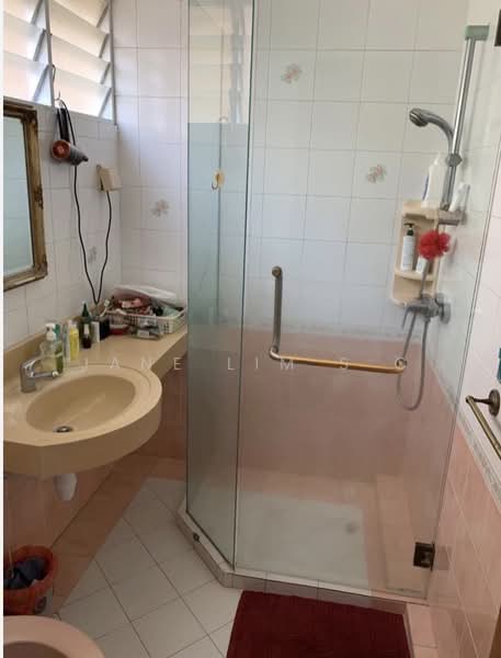 Neptune Court Apartment For Sale at S$ 1,950,000 | PropertyGuru Singapore - Bathroom