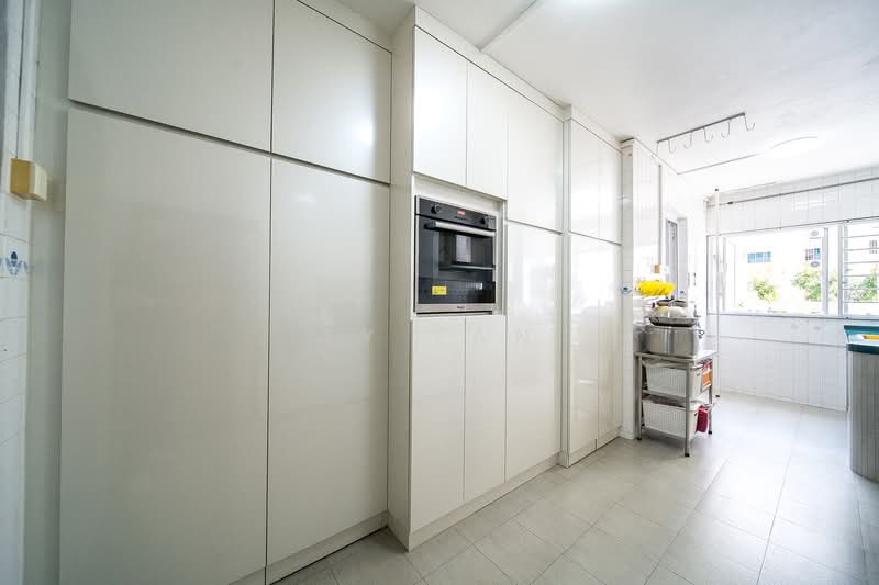 162 Tampines Street 12 HDB Flat For Sale at S$ 879,888 | PropertyGuru Singapore - Kitchen
