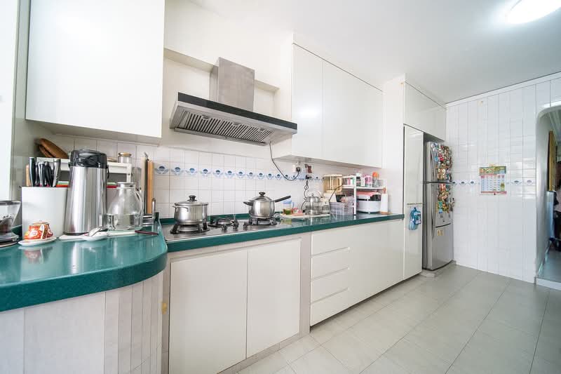 162 Tampines Street 12 HDB Flat For Sale at S$ 879,888 | PropertyGuru Singapore - Kitchen