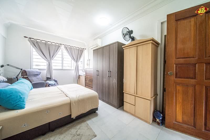 162 Tampines Street 12 HDB Flat For Sale at S$ 879,888 | PropertyGuru Singapore - Bedroom