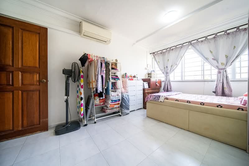 162 Tampines Street 12 HDB Flat For Sale at S$ 879,888 | PropertyGuru Singapore - Bedroom