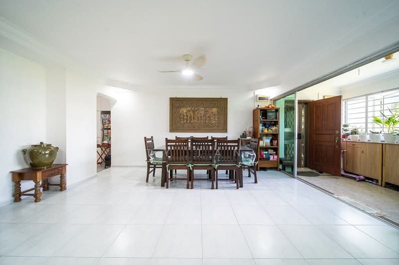 162 Tampines Street 12 HDB Flat For Sale at S$ 879,888 | PropertyGuru Singapore - Dining Room