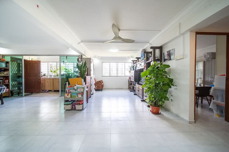 162 Tampines Street 12 HDB Flat For Sale at S$ 879,888 | PropertyGuru Singapore - Living Room