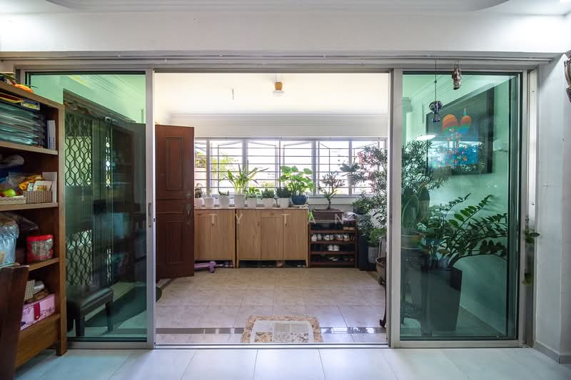 162 Tampines Street 12 HDB Flat For Sale at S$ 879,888 | PropertyGuru Singapore - Entrance