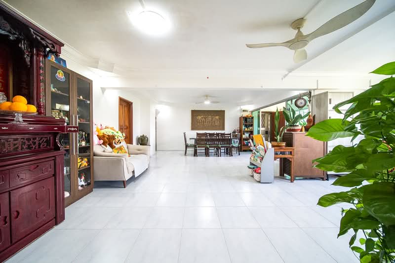 162 Tampines Street 12 HDB Flat For Sale at S$ 879,888 | PropertyGuru Singapore - Living Room