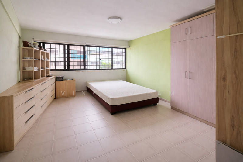 220 Jurong East Street 21 HDB Flat For Sale at S$ 688,888 | PropertyGuru Singapore - Bedroom