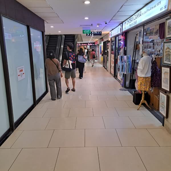 Lucky Plaza, 304 Orchard Road, 398 sqft, Mall Shop For Rent, by Mike ., 500087394 - Corridor - CommercialGuru.com.sg