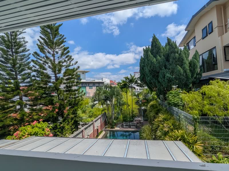 4 mins walk to Bayshore MRT Lucky Heights Semi-D, Lucky Heights, Room Rental, 250 sqft, Semi-Detached House For Rent, by Michael Lee, 500087395 - Balcony with swimming pool view - PropertyGuru.com.sg