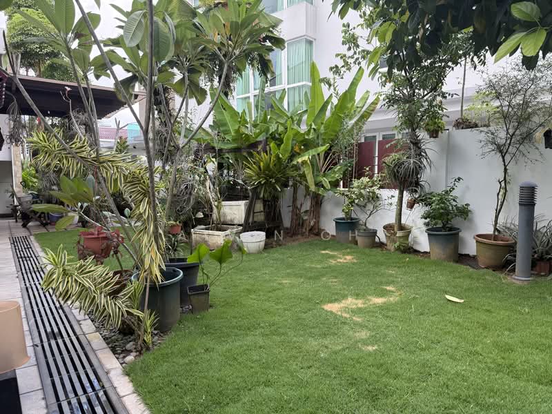 ⭐️⭐️LANDED7772 Well kept and cosy Semi Detached in Sunrise Semi-Detached House For Sale at S$ 6,000,000 | PropertyGuru Singapore - Garden