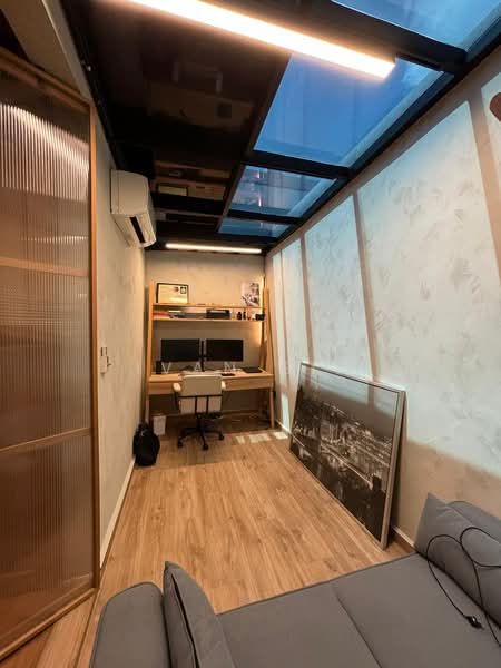 Jupiter 18 Condominium For Sale at S$ 1,380,000 | PropertyGuru Singapore - Study