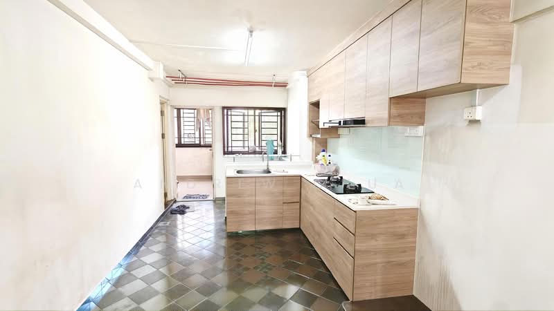 319 Ang Mo Kio Avenue 1 HDB Flat For Sale at S$ 530,000 | PropertyGuru Singapore - Kitchen