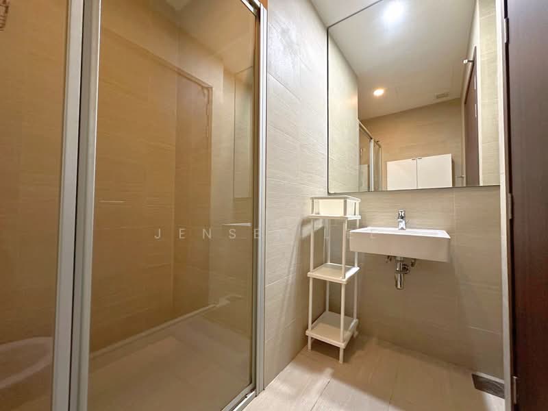 The Brooks I & The Brooks II, 60 Springside Walk, 2 Bedrooms, 710 sqft, Apartment For Rent, by Jensen Lee, 500087429 - Bathroom - PropertyGuru.com.sg