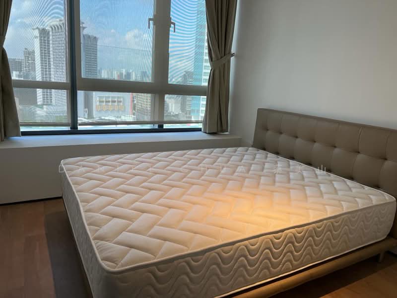 OUE Twin Peaks Condominium For Sale at S$ 4,000,000 | PropertyGuru Singapore - Bedroom