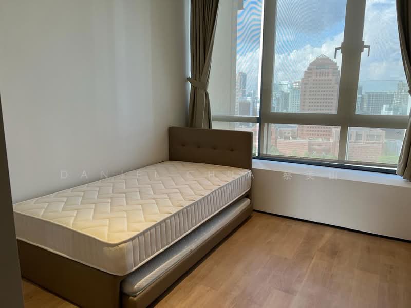 OUE Twin Peaks Condominium For Sale at S$ 4,000,000 | PropertyGuru Singapore - Bedroom