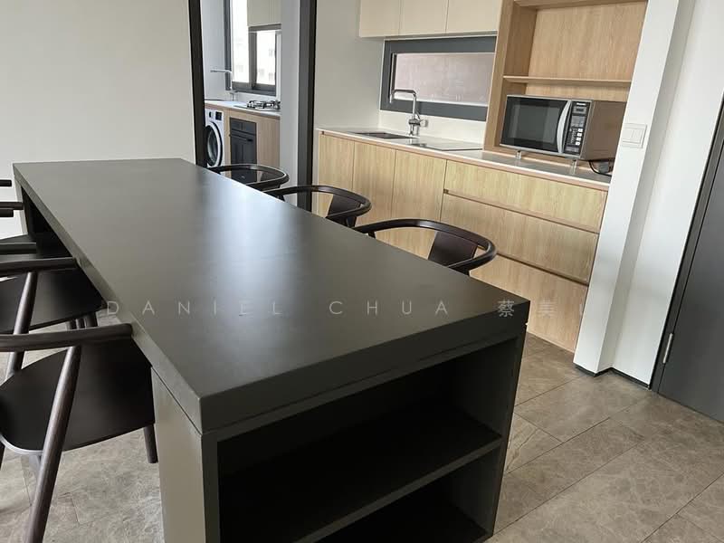 OUE Twin Peaks Condominium For Sale at S$ 4,000,000 | PropertyGuru Singapore - Kitchen