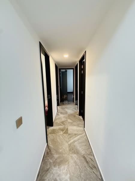 The Commodore, 59 Canberra Drive, 3 Bedrooms, 1,023 sqft, Condominium For Rent, by Joseph Ng 黄德顺, 500087435 - Corridor - PropertyGuru.com.sg