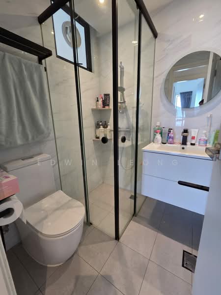 Regent Heights Condominium For Sale at S$ 1,188,888 | PropertyGuru Singapore - Bathroom 2